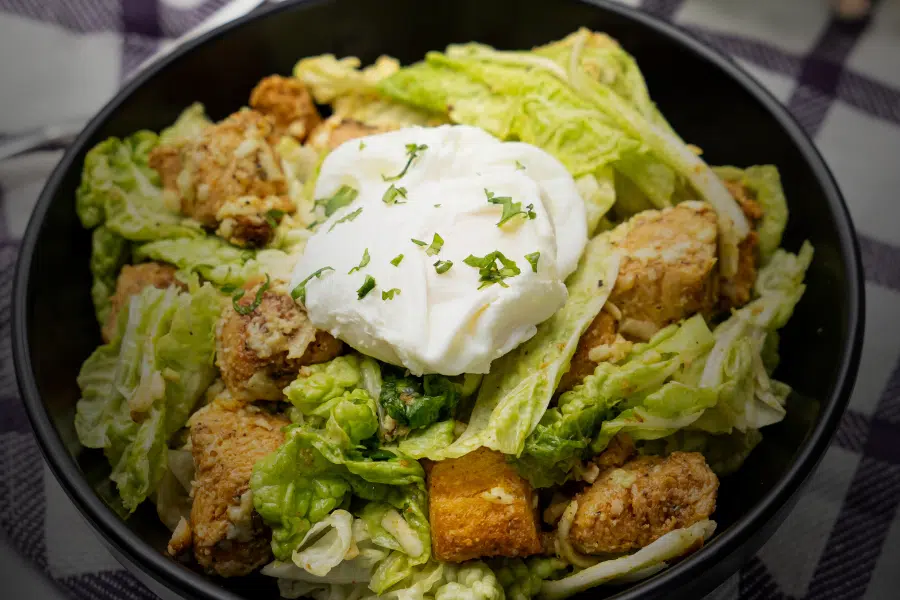 Recette de la Salade César avec Œuf Coulant