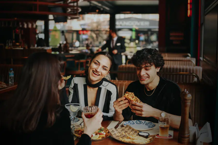 Gérer les sorties et les repas au restaurant pendant un régime