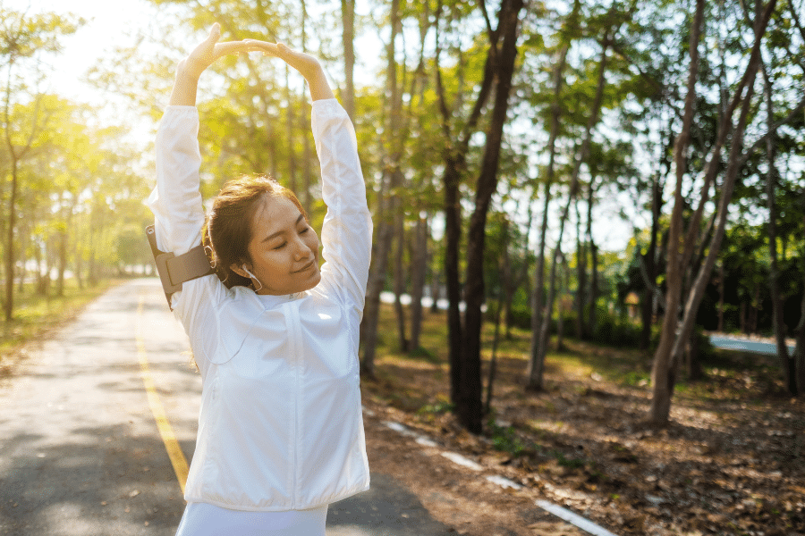 Micro Mouvements Quotidiens pour Rester Actif Toute la Journée