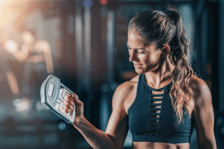 Calculateur Grip Strength Évaluez Votre Force de Préhension et Comparez la aux Normes par Âge et Sexe