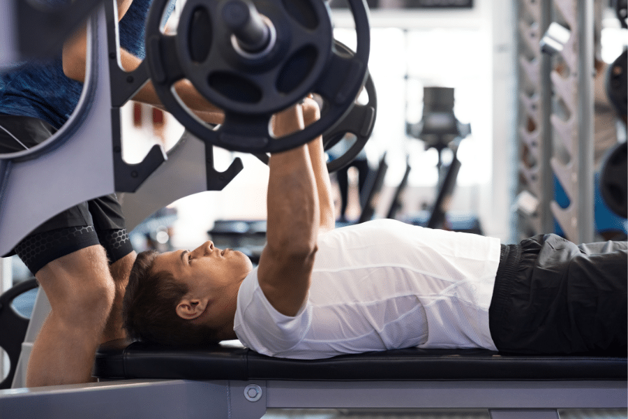 Développé Couché Techniques Avancées pour Pectoraux Massifs