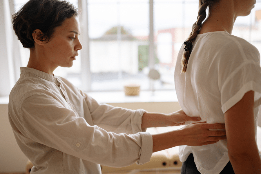 Sport et grossesse le duo massage prénatal + activité physique adaptée pour vivre sa grossesse sereinement