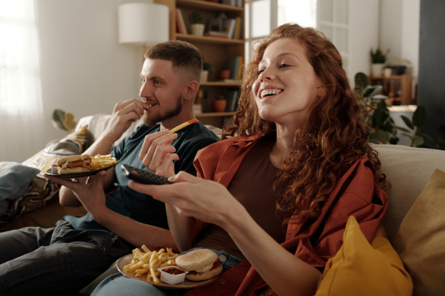 Les médias financés par la malbouffe milliard d'euros par an qui achètent le silence sur la santé publique