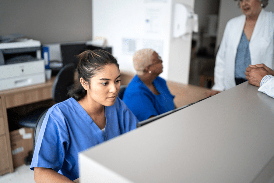 L'hôpital déborde La solution n'est pas plus de lits — c'est moins de malades Et ça commence par votre canapé