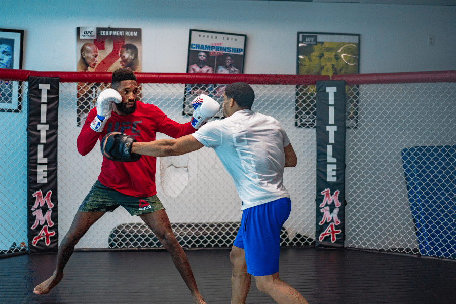 MMA Training Ce que la science confirme sur l'entraînement MMA la condition physique totale et la polyvalence athlétique
