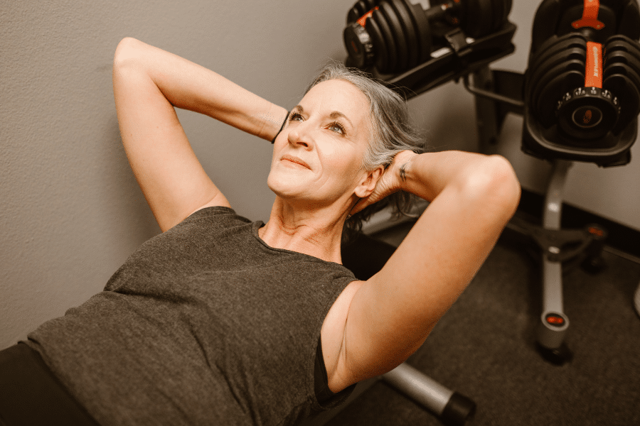 Ménopause et musculation l'intervention hormonale naturelle que la gynécologie oublie