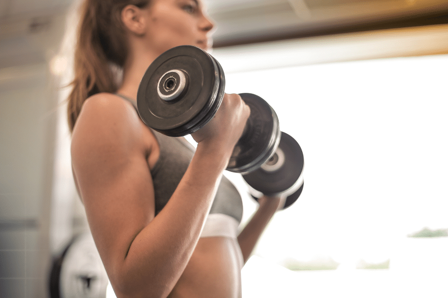 Musculation après grossesse séances remboursées à % par la Sécu et des millions de jeunes mères qui reprennent le sport trop tôt trop fort sans encadrement