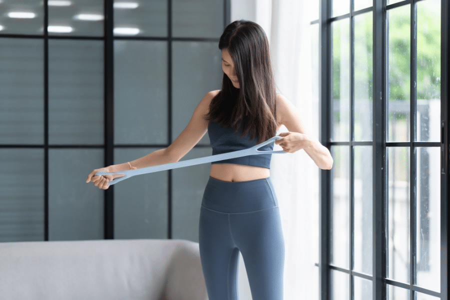Musculation avec élastiques à domicile le matériel le plus sous estimé qui remplace une salle entière pour euros