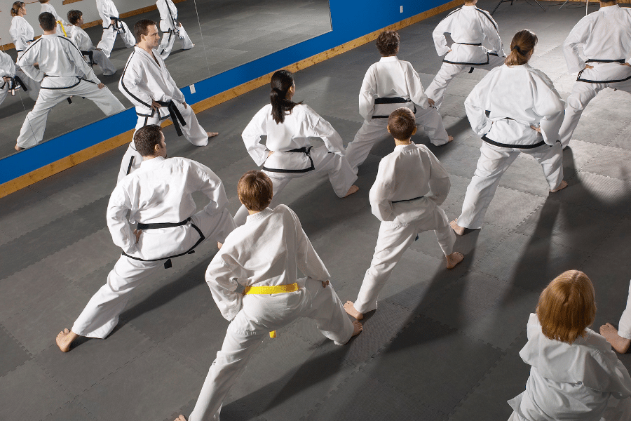 Musculation et arts martiaux pourquoi les combattants les plus forts du monde passent autant de temps en salle qu'au dojo