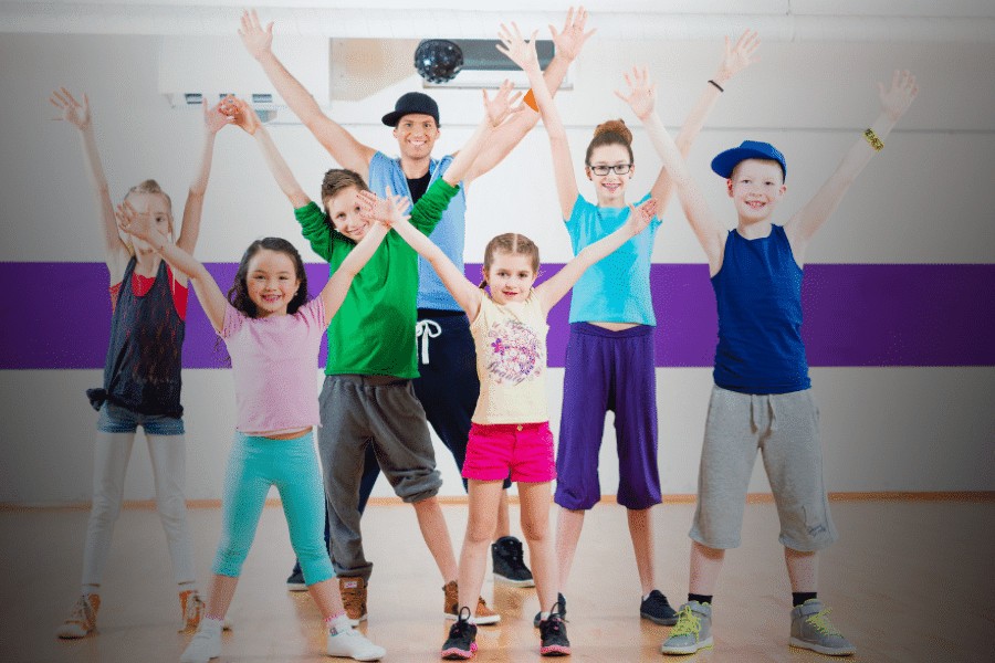 Zumba Kids Ce que la science confirme sur la Zumba Kids l'activité physique enfant et le développement moteur