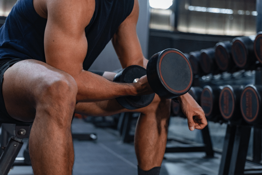 Force isométrique et transfert sportif ce que la science démontre