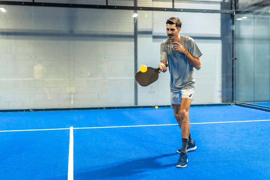 Le padel dépasse le tennis en nombre de pratiquants en Espagne leçons pour la France