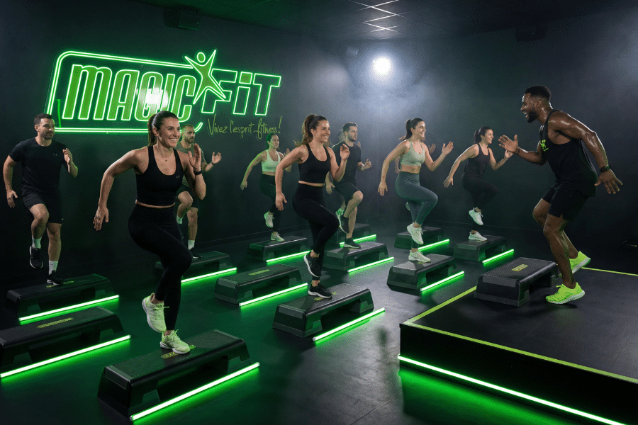 Step à Méré Cardio Coordination et Endurance chez MagicFit