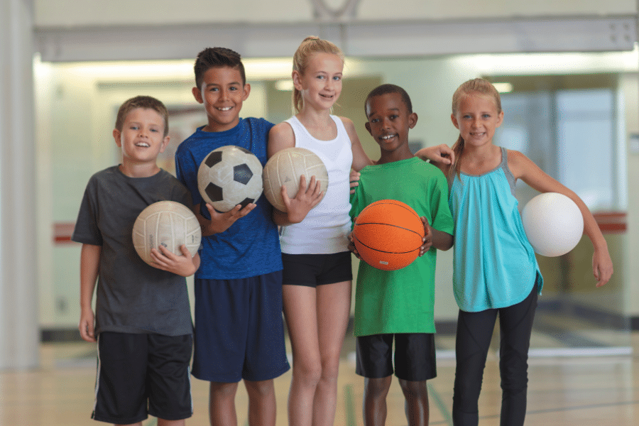 Quel âge pour inscrire son enfant au sport guide complet par tranche d'âge