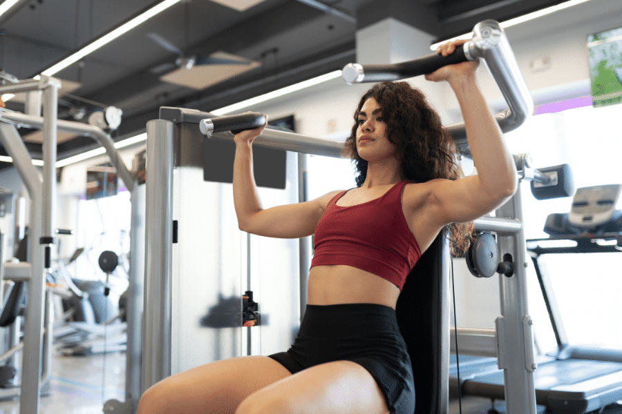 Dos épaules bras pourquoi les femmes négligent le haut du corps et ce qu'elles y gagnent