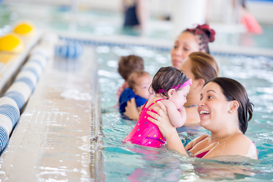 Apprendre à nager à son enfant les étapes de l’aisance aquatique au savoir nager